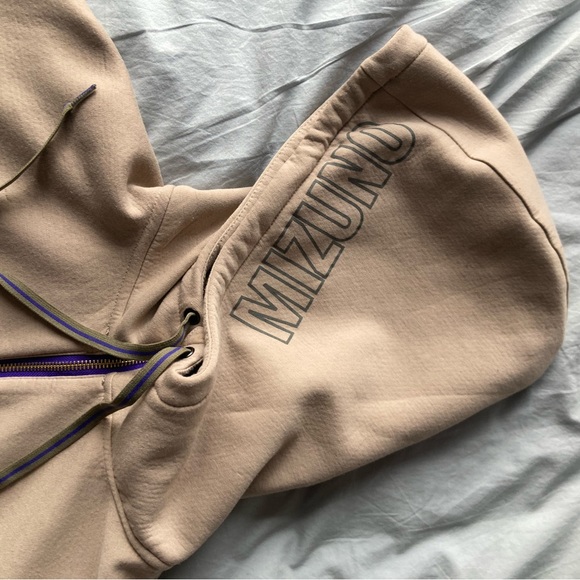 Mizuno ronda rousey reputation cropped zip up - Picture 3 of 6